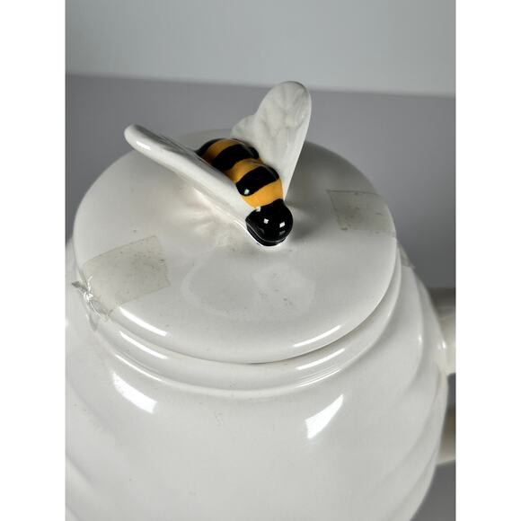 Rae Dunn by Magenta “BUZZ” Beehive Teapot Bee-Handle Lid White Ceramic 9"x10" - Picture 2 of 5